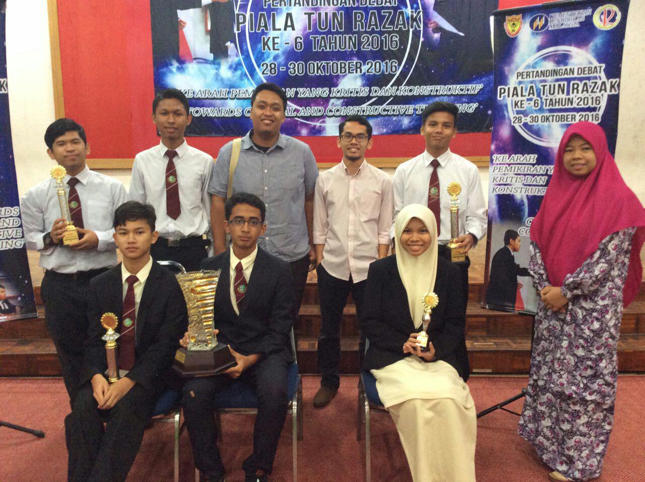 Smih Johor Bahru Johan Debat Bahasa Inggeris Piala Tun Razak 2016 Sekolah Islam Hidayah